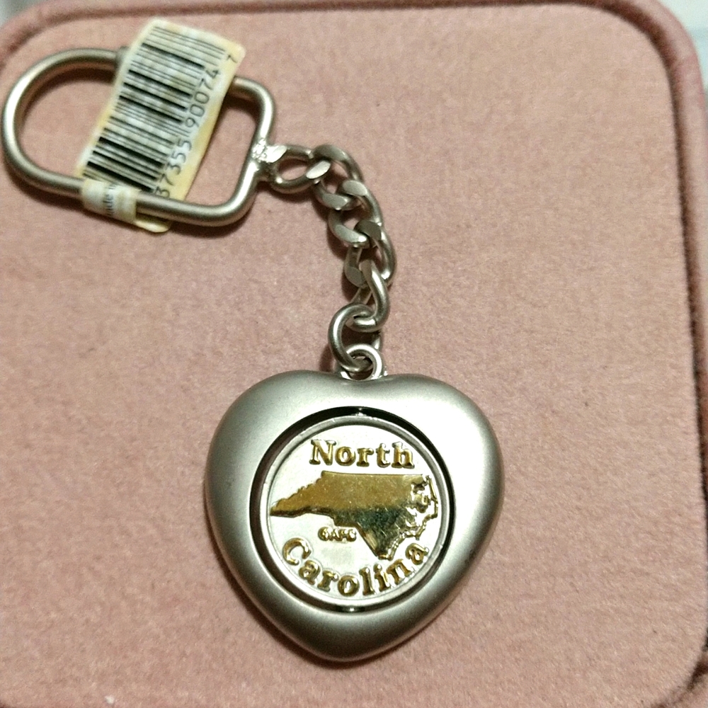 Pewter North Carolina State Map/State Bird Cardinal in Gold & Pewter Key Chain